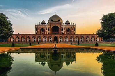 3-Days Golden Triangle's Private Tour - Day 1 in Delhi: from monumental power to spiritual stops