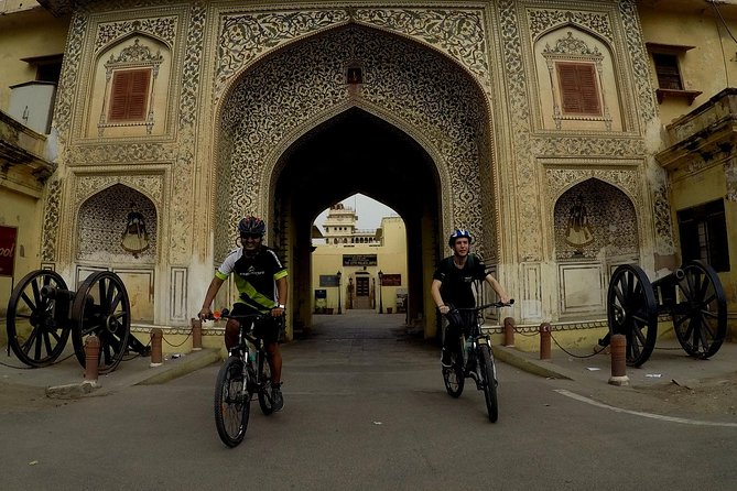 3-Hour Morning Bike Tour of Jaipur - Meeting point and getting rolling with Trek/Giant/Marin bikes