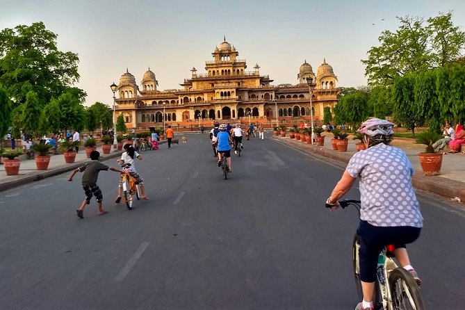 3-Hour Morning Bike Tour of Jaipur - Isarlat Sargasooli: sweets, pakoras, and a rooftop tea pause