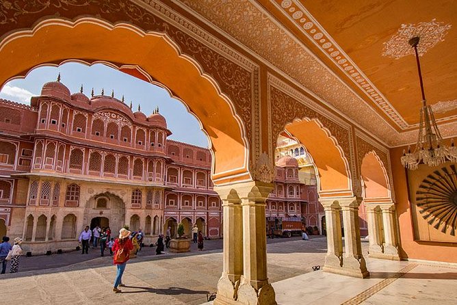 All Inclusive Private Jaipur City Tour with 5-star Lunch & Guide - Shopping time in Jaipur: optional, structured, and not pushy
