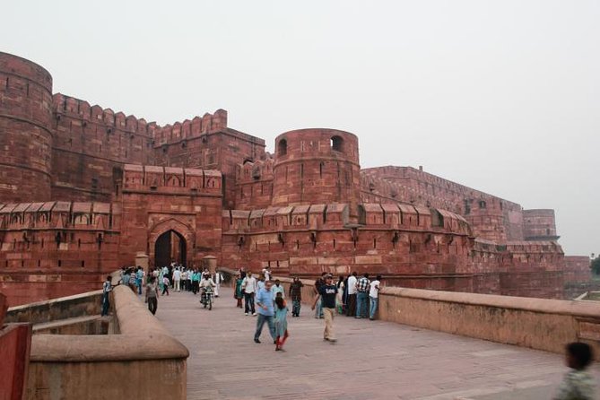 Day Trip to The Taj Mahal and Agra from Jaipur - Lunch in Agra: included if you choose the right option