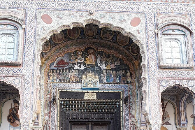 Explore Private Tour The Golden Triangle Done Differently - Jaipur’s temple-and-royalty combo: Monkeys, cenotaphs, and first shopping time