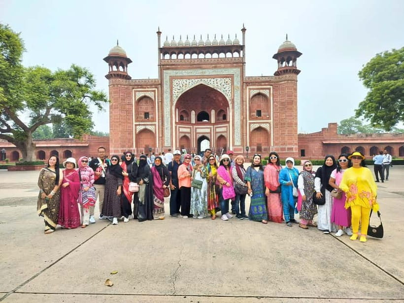 From Jaipur: Taj Mahal, Agra Fort, Baby Taj Day Trip by Car - Agra Fort in one hour: short, sharp, and worth it if you focus