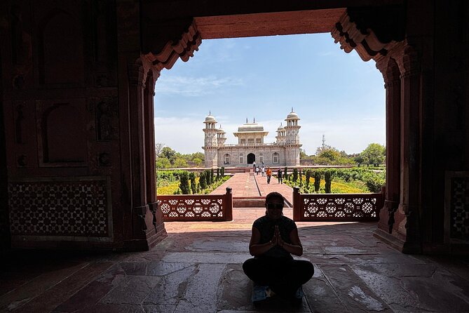 From Jaipur: Taj Mahal & Agra Tour with Transfer to Delhi by Car - The AC Car Advantage (Especially on a Long Day)