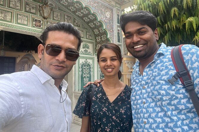 Full-Day Jaipur City Tour with Guide - Hawa Mahal: the breeze-face landmark