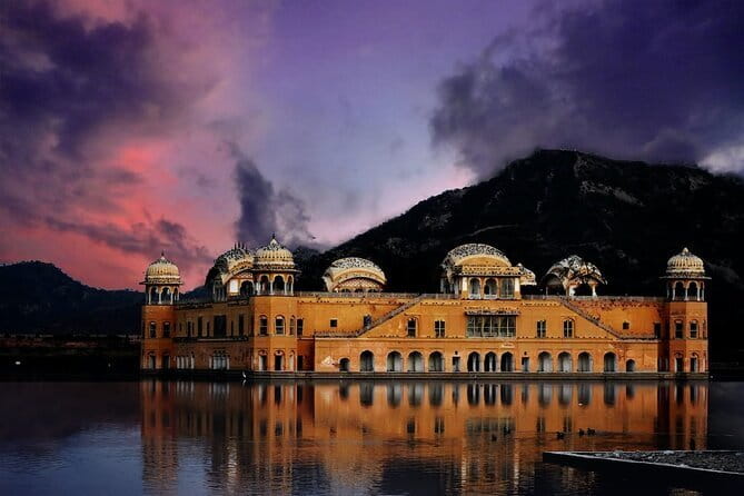 Guided Jaipur City Tour with Sunset - Panna Meena ka Kund: a stepwell you’ll remember for the geometry