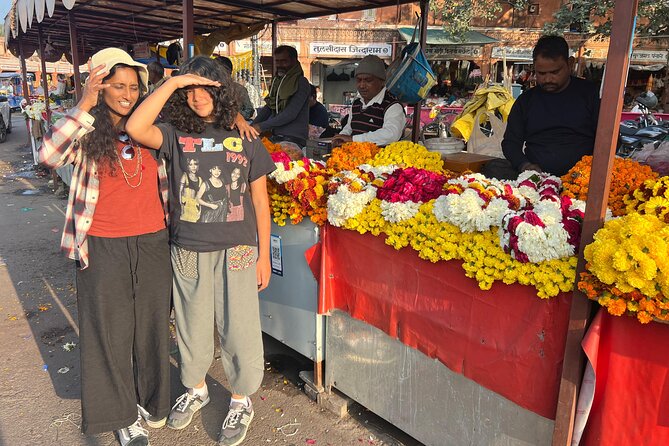 Guided Jaipur Heritage & Food Walk with Shopping - Wind View Café and Hawa Mahal Road: Your Classic Jaipur Photo Moment