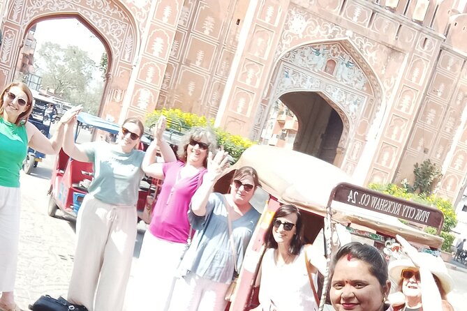 Guided Morning E-Rickshaw Ride with Food Tasting at Jaipur - Why a morning e-rickshaw beats a hot afternoon in the Pink City