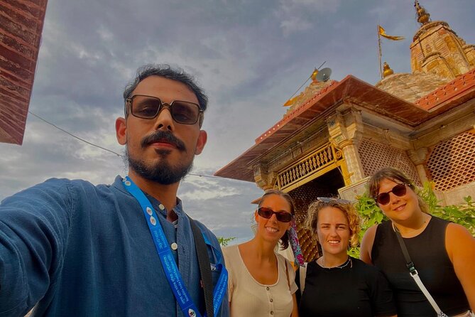Heritage Culture and History Walking Tour in Jaipur - Katla Purohit Ji Ka streets and the Isarlat Sargasooli finale