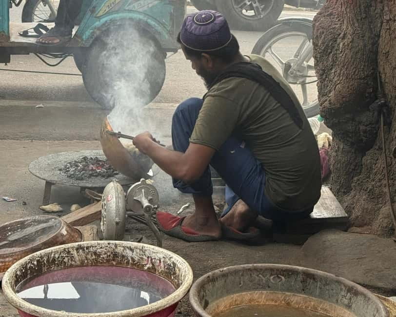 Heritage Walk & Street Food Tasting in Jaipur - Entering Jaipur’s Old City With a Story in Your Mouth