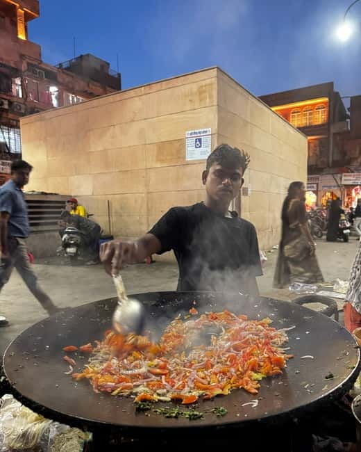 Heritage Walk & Street Food Tasting in Jaipur - Badi Chaupar and Tripolia Bazar: Architecture Meets Street-Level Culture
