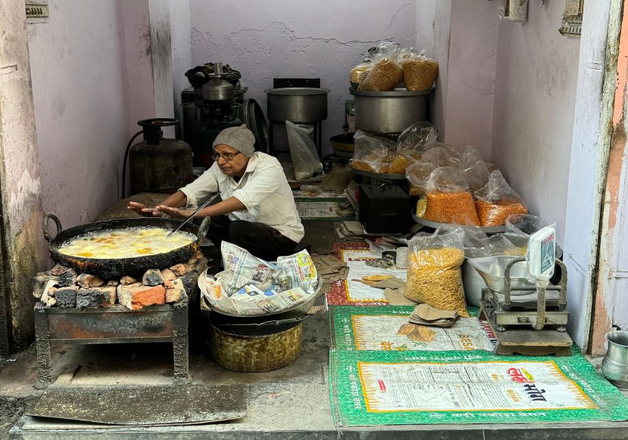 Heritage Walk & Street Food Tasting in Jaipur - Choti Chaupar: The Food Turn—and Why You’ll Appreciate the Routing