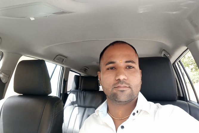 Jaipur Airport to Jaipur Hotels drop: Private Transfers - The driver experience: English-speaking help and luggage handling