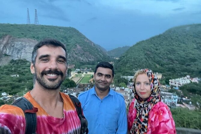 Jaipur Car tour with English driver - Amer: forts, palaces, and the practical “fort day” feel