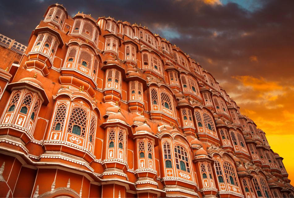 Jaipur City Tour: City Palace, Jantar, Hawa & Jal Mahal - Hawa Mahal photo stop: honeycomb windows and the best vantage points