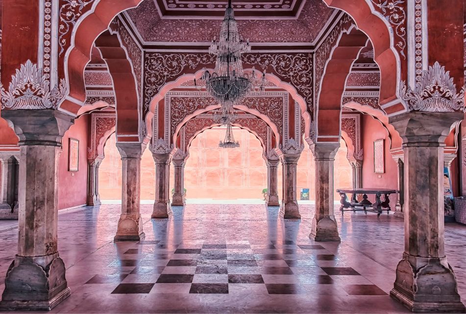 Jaipur City Tour: City Palace, Jantar, Hawa & Jal Mahal - Private guide + air-conditioned car: comfort that actually saves energy
