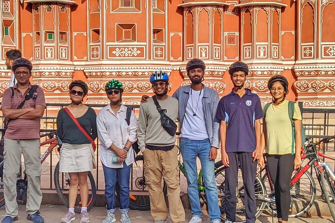 Jaipur Cultural Cycling Tour - Govind Devji Temple: morning prayers and a market walk