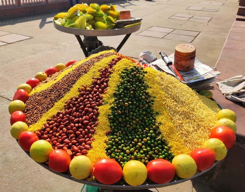 Jaipur Food Walk l Eat Just Like Locals - The savory lineup: Kadi samosa, Mirchi vada, Paneer chilla, and more