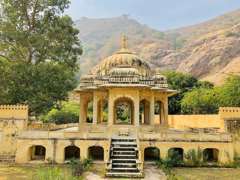 Jaipur: Full-Day City Tour with Car, Guide & Skip-the-Line - City Palace: where the Maharaja’s story still lives on