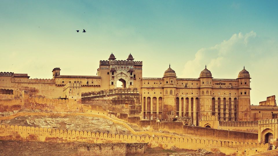 Jaipur: Full Day Sightseeing Tour By Car & Local Tour Guide - Amber Fort and Panna Meena ka Kund: fort power and water logic