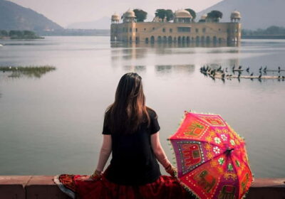Jaipur: Full-Day Sightseeing Tour with Guide and Lunch - Getting picked up in Jaipur (and why the car size matters)