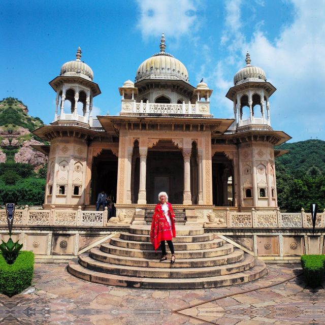 Jaipur: Full-Day Sightseeing Tour with Guide and Lunch - Panna Meena ka Kund stepwell: the symmetrical calm stop