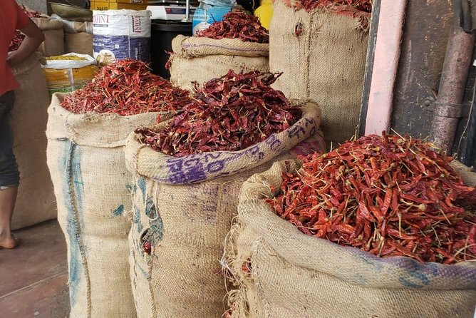 Jaipur Guided Food Walk Eat Just Like a Local - Meeting at Raj Mandir and finishing near Chaura Rasta