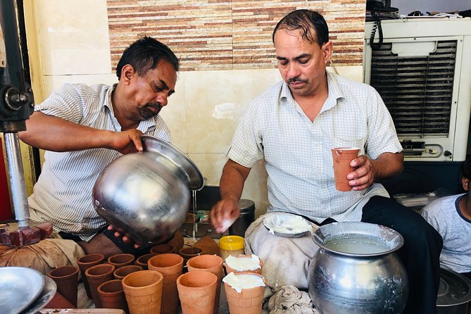 Jaipur Guided Food Walk Eat Just Like a Local - What’s included: snacks, coffee or tea, hot drinks, bottled water, and lunch