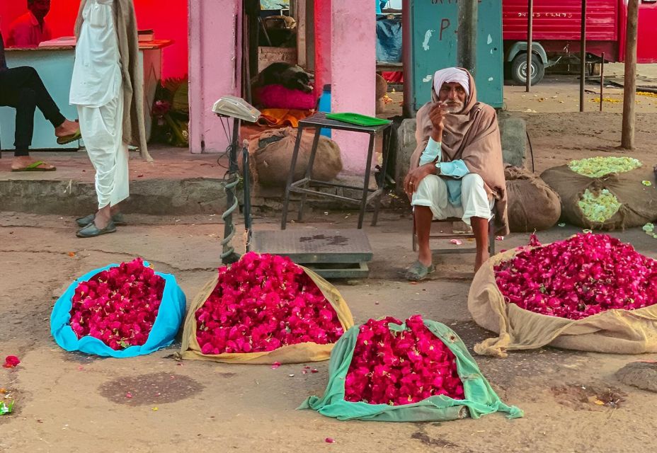 Jaipur: Half-Day Guided Sightseeing Tour with Flower Market - Hawa Mahal, City Palace, and the Jantar Mantar area in a tight morning route