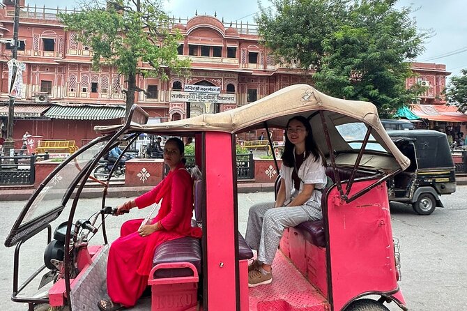 Jaipur Half-Day Heritage Tour by Women-Driven E-Rickshaw - Key things that make this tour click