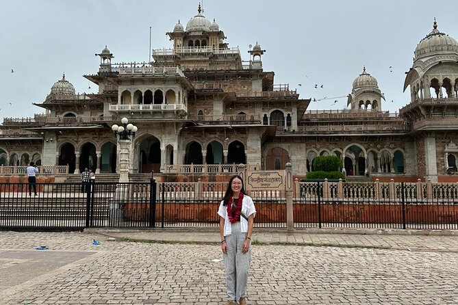 Jaipur Half-Day Heritage Tour by Women-Driven E-Rickshaw - Stop 4: City Palace for courtyards, pavilions, gardens, and temples