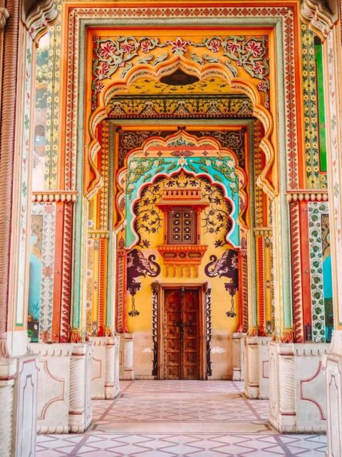Jaipur: Instagram Tour of The Top Photography Spots - Shopping break in Jaipur: arts and crafts time without derailing the day