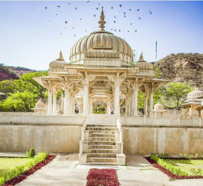 Jaipur: Instagram Tour of The Top Photography Spots - Patrika Gate and Jawahar Circle Park: color, carvings, and quick momentum