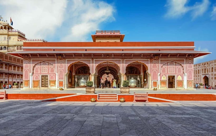 Jaipur: Jaipur & Amber Fort Full or Half-Day Guided Tour - Price and value: why $8 per person can still make sense