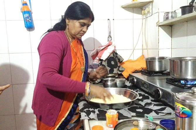 Jaipur Market Tour & Vegetarian Rajasthani Home Cooking Class - Who should book this class (and who might not)
