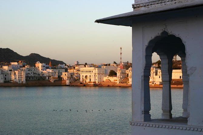 Jaipur Nahargarh Fort Sunset and Night City Tour - Jal Mahal in the Lake: Quick, Scenic, and Worth a Stop