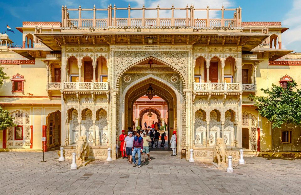 Jaipur: Private Full-Day City Tour by Tuk-Tuk or Car - Hawa Mahal: why it’s worth the stop even if it’s brief
