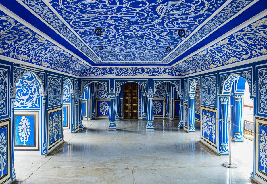 Jaipur: Private Full-Day City Tour By Tuk-Tuk with Pick-Up - Shopping time that fits the day: jewelry, textiles, and blue pottery