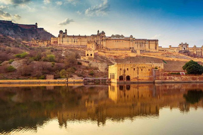 Jaipur: Private Full Day Jaipur City Tour with Pick-Up & Drop. - Your day at a glance: from Amber to Hawa Mahal