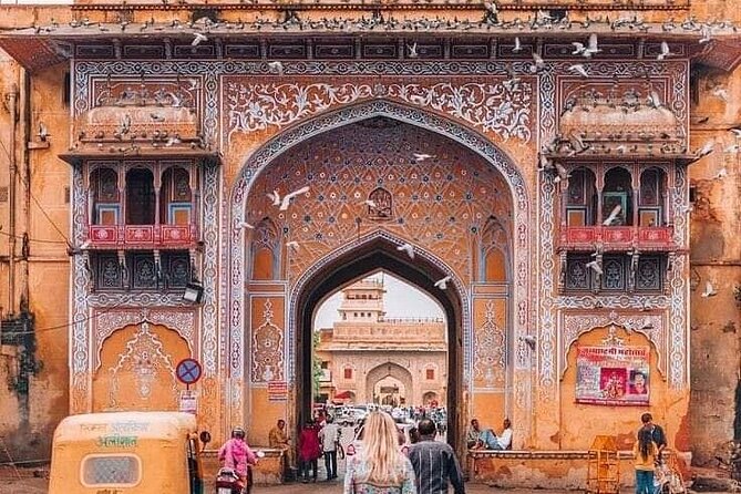 Jaipur Private Full-Day Sightseeing Tour By Car - Price and logistics: what your $13.43/day actually buys