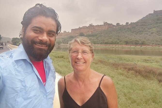 Jaipur Private Full-Day Sightseeing Tour By Car - Jal Mahal at the lake edge: short stop, classic payoff
