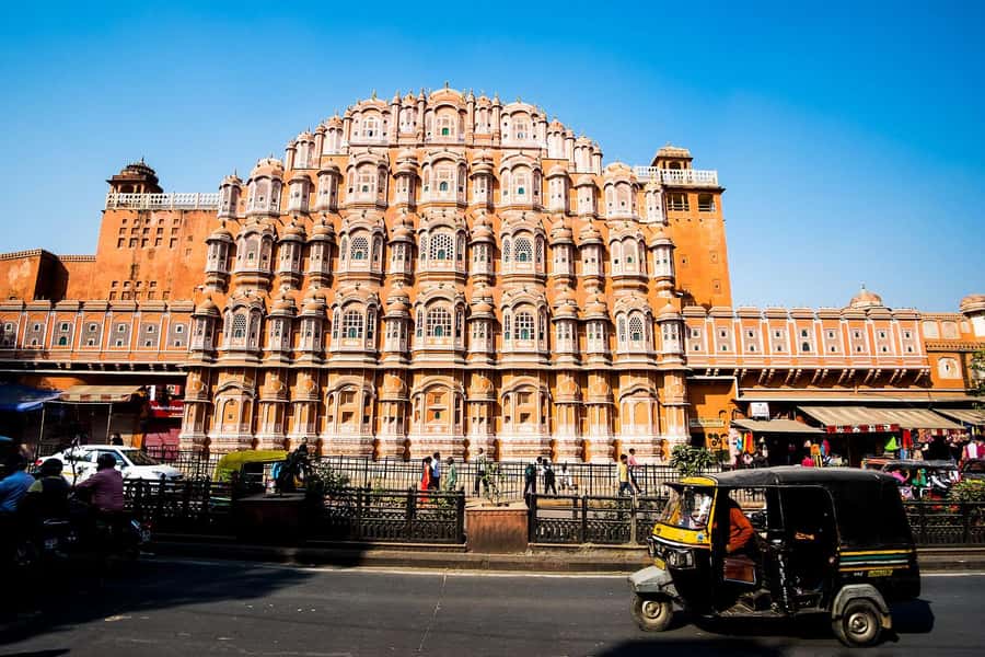 Jaipur: Private Full-Day Sightseeing Tour by Tuk-Tuk - How a tuk-tuk (or AC car) changes Jaipur’s feel