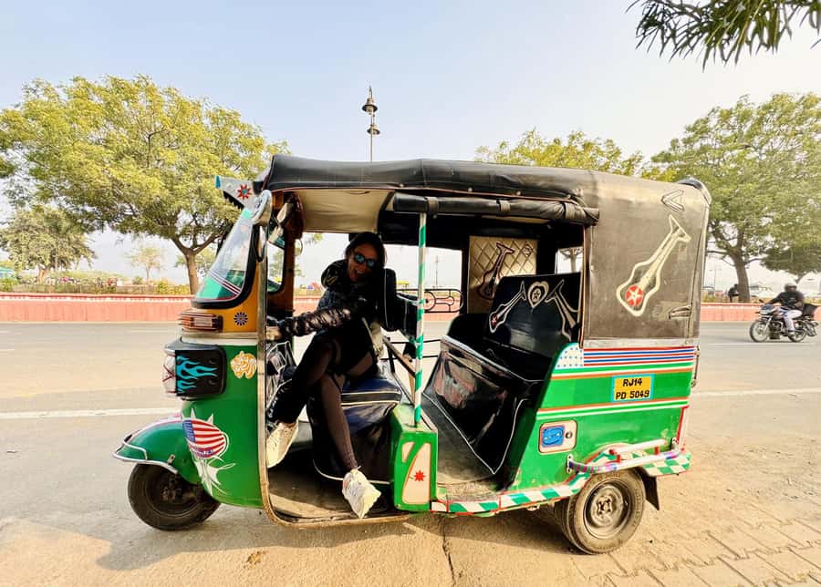 Jaipur: Private Full-Day Sightseeing Tour by Tuk-Tuk - Hawa Mahal: the “Palace of Winds” morning moment