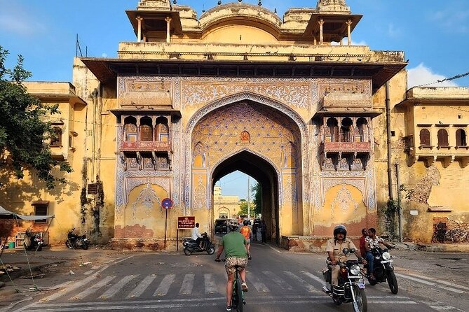 Jaipur Private Full-Day Sightseeing Tour by Tuk-Tuk with Pickup - Jantar Mantar: the 19-instrument astronomy site