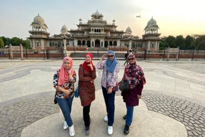 Jaipur Private Full-Day Sightseeing Tour by Tuk-Tuk with Pickup - Jal Mahal and Man Sagar Lake: a palace you see before you fully reach it
