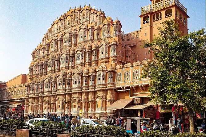 Jaipur Private Full-Day Sightseeing Tour by Tuk-Tuk with Pickup - Albert Hall Museum and Ram Niwas Garden: a calm break with context