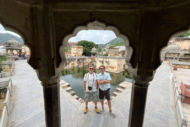 Jaipur Private Full Day Sightseeing Tour with Guide by Car - Hawa Mahal: 953 windows and the art of seeing