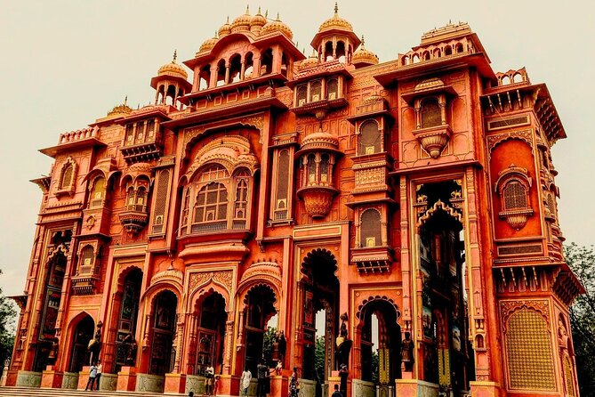 Jaipur Private Full Day Sightseeing Tour with Guide by Car - Amber Fort: your 16th-century hilltop anchor