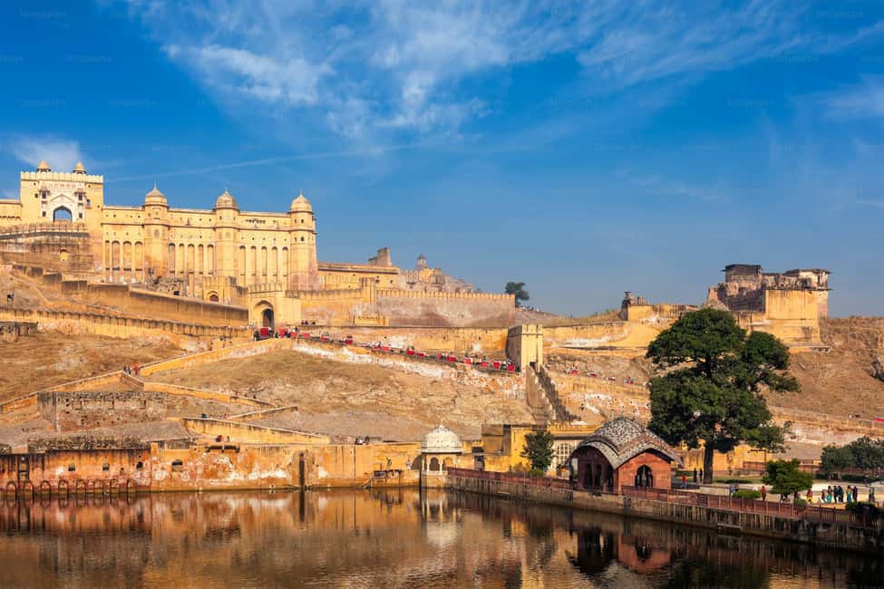 Jaipur: Private Guided Half Day & Full Day Tour in Jaipur - Panna Meena ka Kund: a 16th-century stepwell that feels like a hidden stage