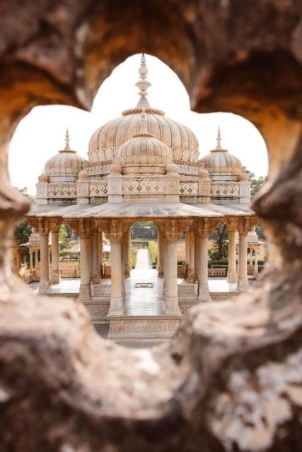 Jaipur sightseeing tour with monkey temple (Galta ji temple) - Galta Ji Monkey Temple in the Evening: Sunset Atmosphere and Real Pilgrimage Life